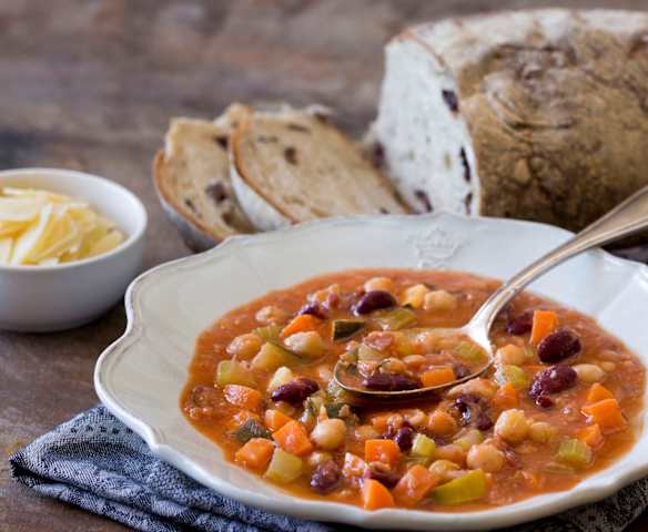 Sopa de frijoles Toscana