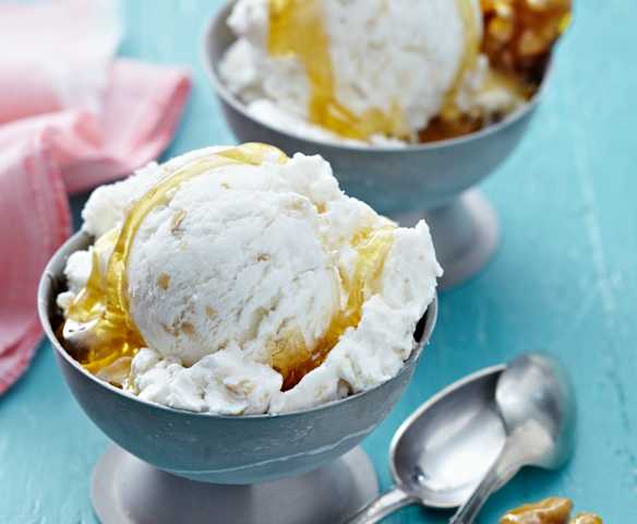 Joghurt-Walnuss-Eis mit Honig