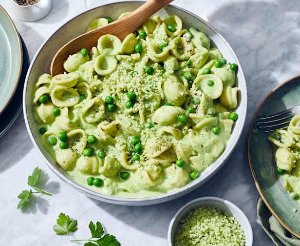 Pasta Verde - Orecchiette mit cremiger Erbsen-Sauce Pasta Verde - Orecchiette mit cremiger Erbsen-Sauce