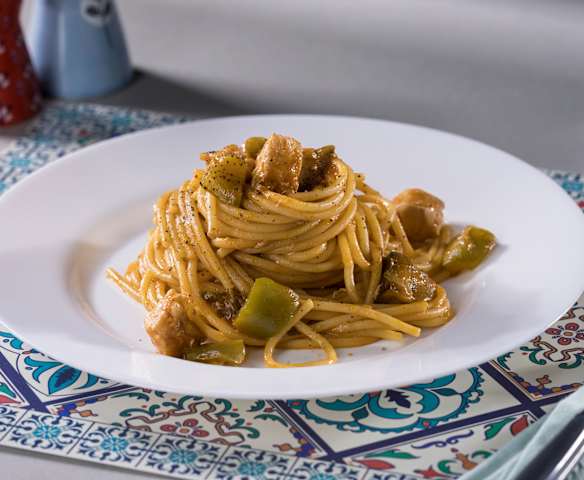Spaghetti peperoni, spada e melanzane
