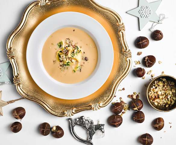 Lososový krém s pažitkovou omeletou a pečenými kaštany - 2017