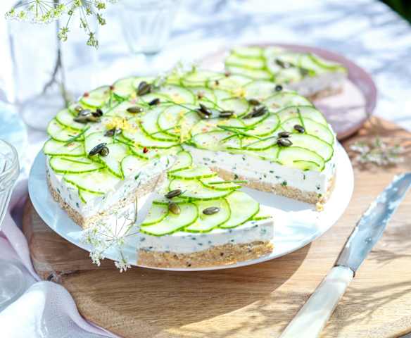 Cheesecake mit Gurke und Zitrone