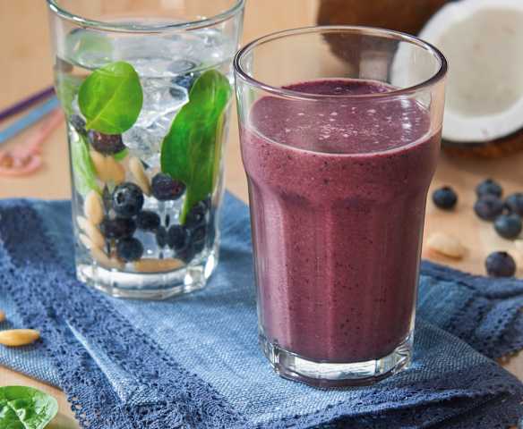 Frullato di mirtilli e mandorle