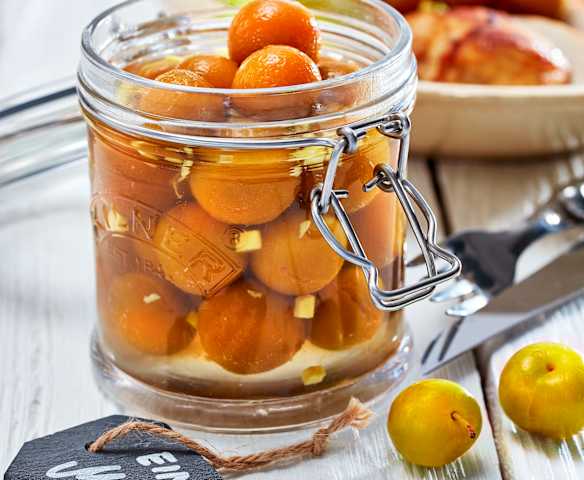 Süß-sauer eingelegte Mirabellen