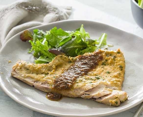 Ventresca de bonito con salsa de soja, jengibre y ajos