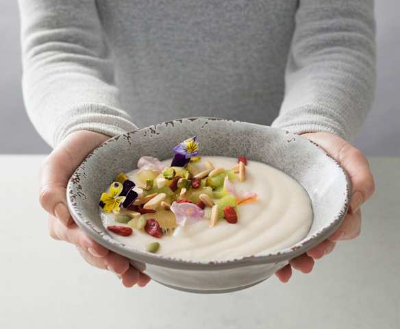 Creamy coconut yoghurt