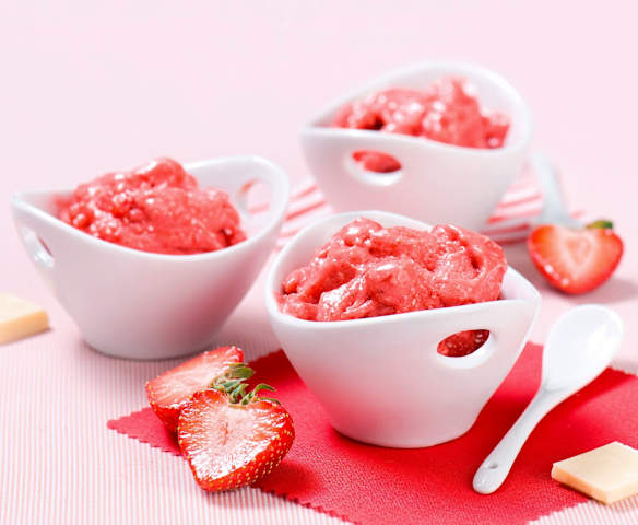 Jahodová zmrzlina s bílou čokoládou