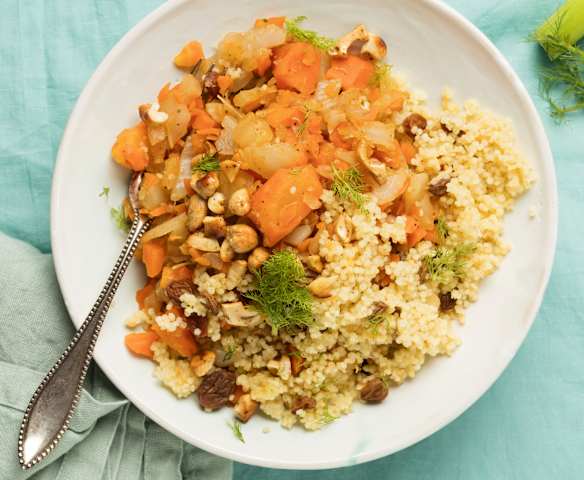 Hirsepfanne mit gebratenem Gemüse und Cashews