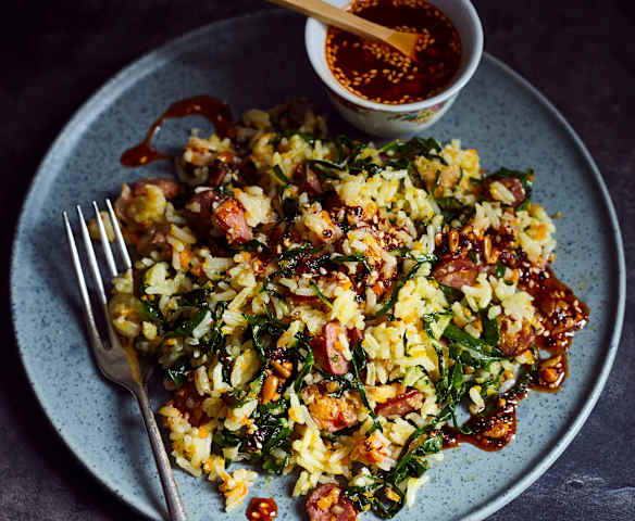 Gemüsereis mit Fleisch (肉炒菜饭)