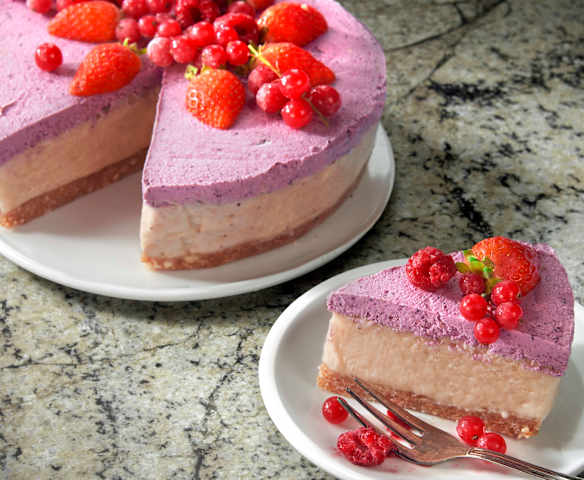 Cheesecake banane e frutti rossi (senza lattosio)