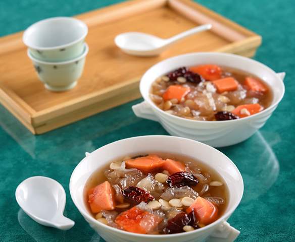 南杏木瓜燉雪耳