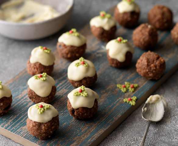Christmas Pudding Tiffin Balls