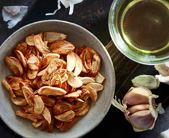 香脆蒜片和香蒜油