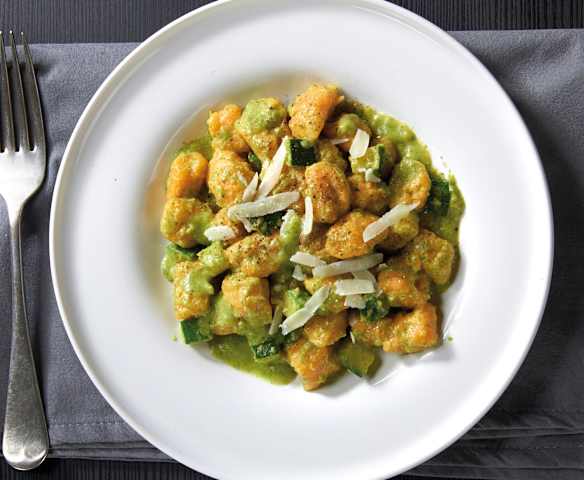 Gnocchi de cenoura com molho de curgete Gnocchi de cenoura com molho de curgete