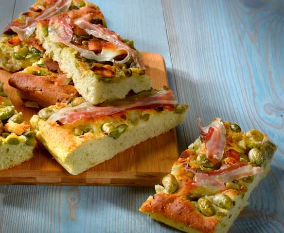 Focaccia fave, pancetta e pecorino Focaccia fave, pancetta e pecorino