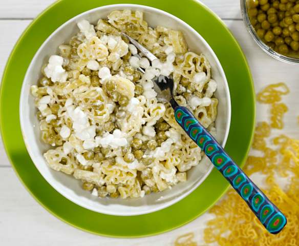 Těstoviny s hráškem a sýrem cottage