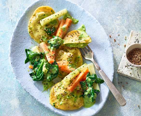 Bärlauch-Ravioli mit Rahmgemüse