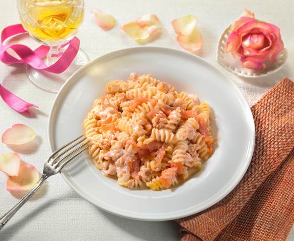 Fusilli risottati al salmone affumicato (per 2 persone) Fusilli risottati al salmone affumicato (per 2 persone)