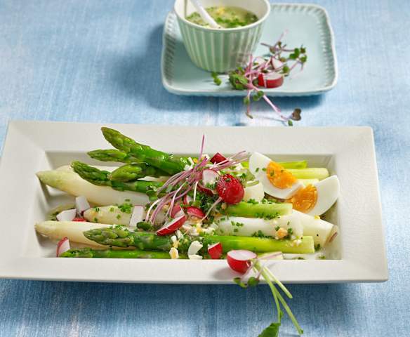 Asperges à la vinaigrette aux œufs