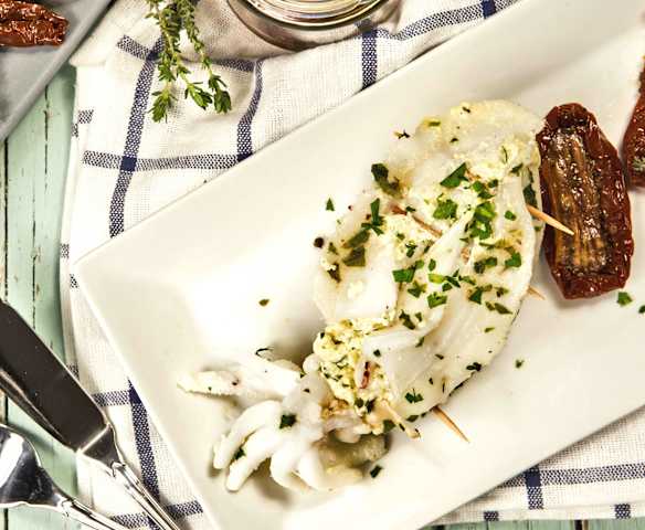 Seppie ripiene con pomodori secchi profumati.