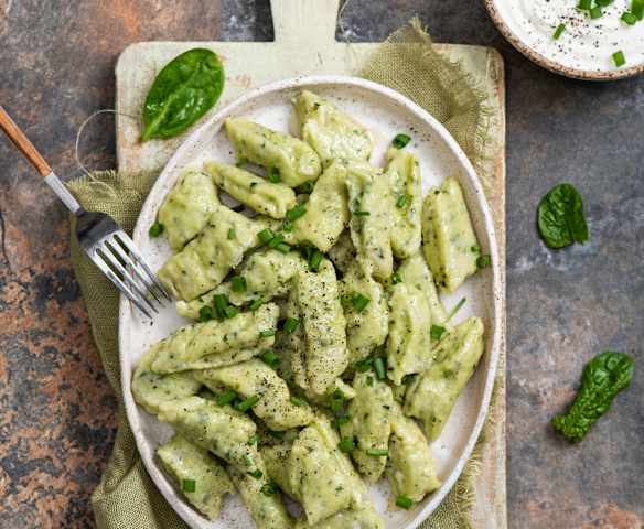 Kopytka serowo-ziemniaczane ze szpinakiem