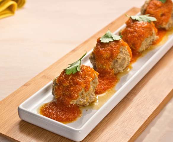 Albóndigas con jitomate al chipotle Albóndigas con jitomate al chipotle