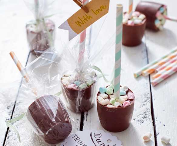 Çubukta Sıcak Çikolata