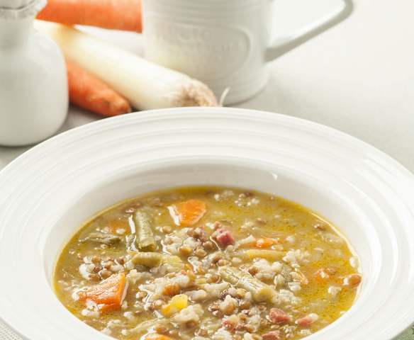 Sopa de verduras con lentejas y arroz Sopa de verduras con lentejas y arroz
