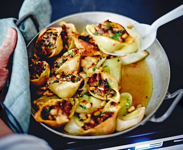 Poireaux et conchiglioni farcis au veau