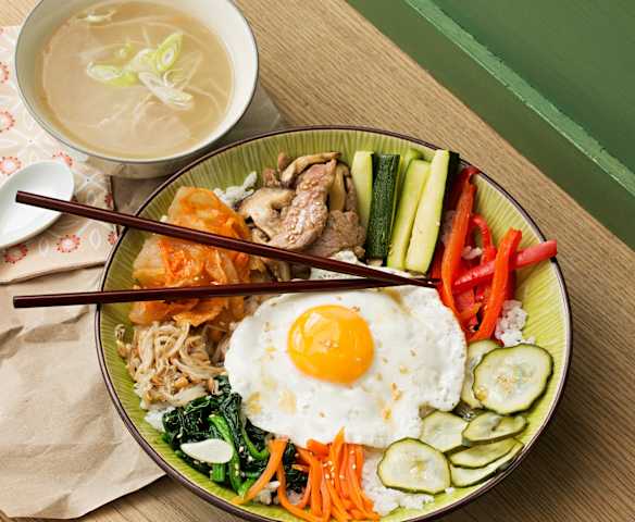 Bibimbap (plato completo coreano)