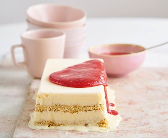 Semifrio de nata e morango