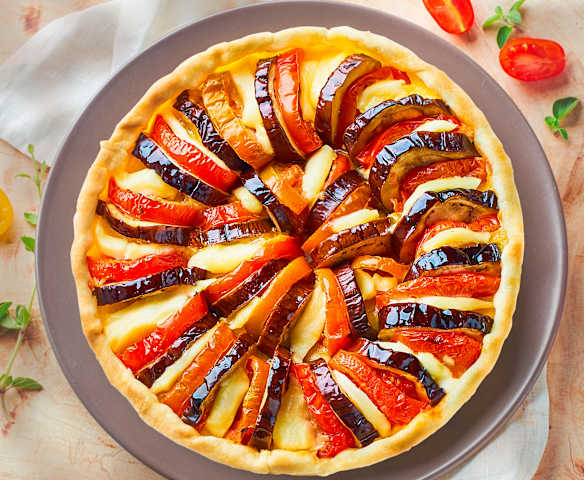 Torta salata con melanzane e pomodoro Torta salata con melanzane e pomodoro
