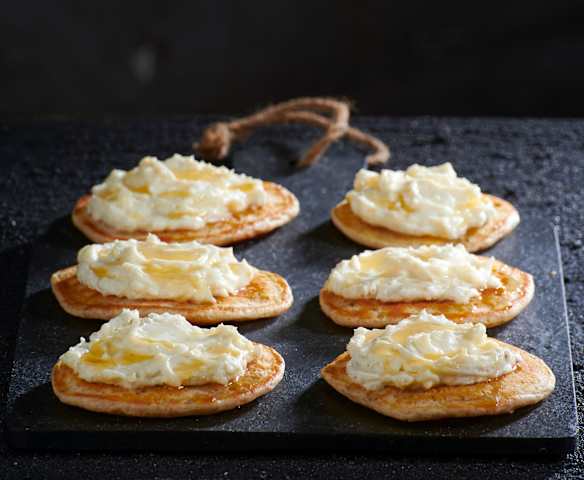 Blinis integrali con Gorgonzola Blinis integrali con Gorgonzola
