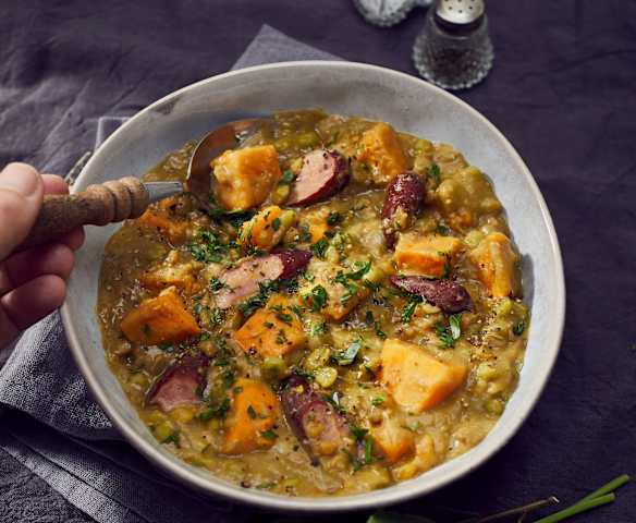 Süßkartoffel-Eintopf mit Kabanossi