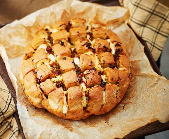 Pain hérisson au pesto de tomates