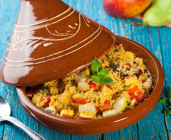 Cous cous piccante alla menta con frutta e verdura