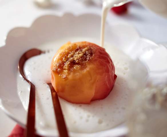 Marzipanapfel mit Vanilleschaum