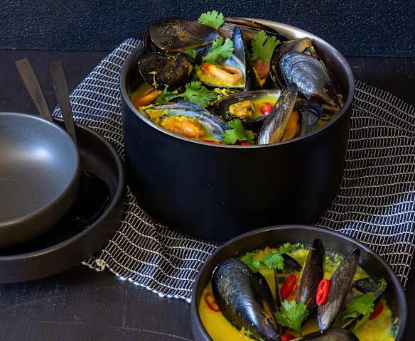 Mussels in Turmeric and Ginger Broth