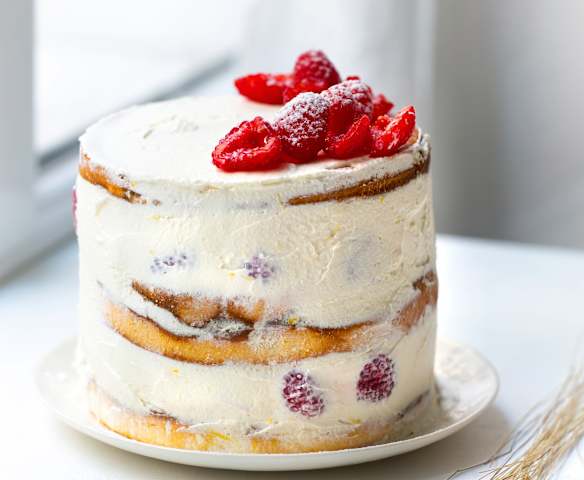 Naked cake aux framboises Naked cake aux framboises