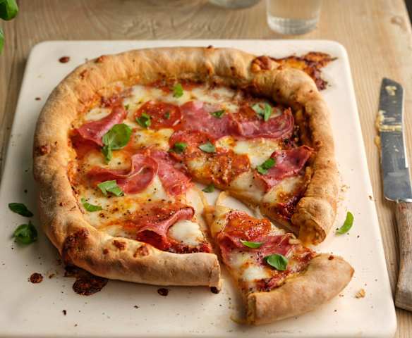 Stuffed Crust Salami Pizza