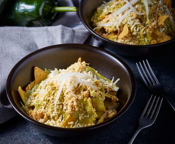 Chilaquiles Poblanos con Pollo Chilaquiles Poblanos con Pollo