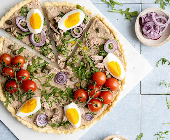 Tarte de atum, ovo e alcaparras