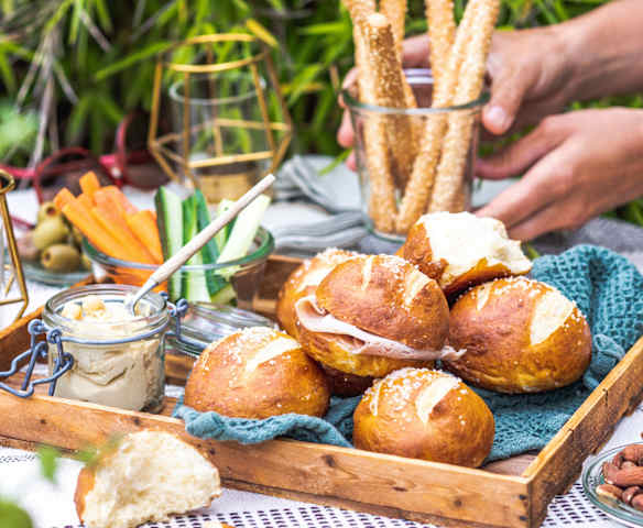 Minipains façon bretzel