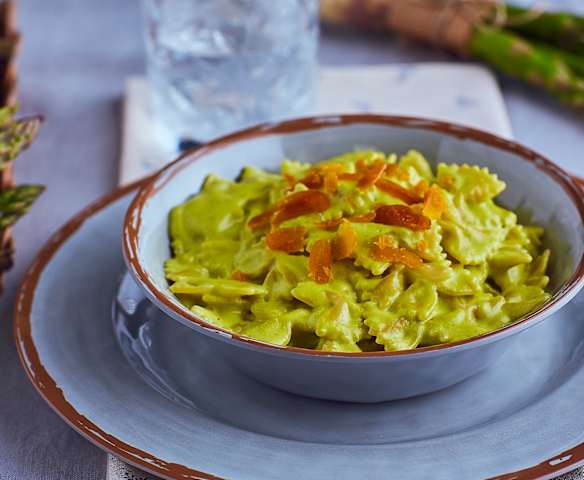 Farfalle asparagi e bottarga