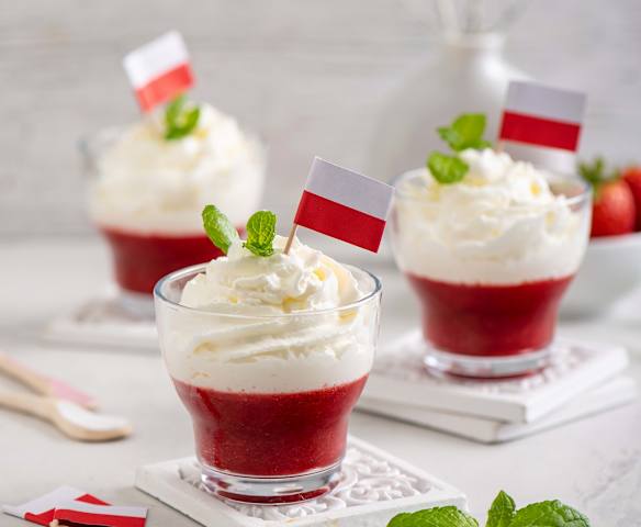 Biało-czerwony deser