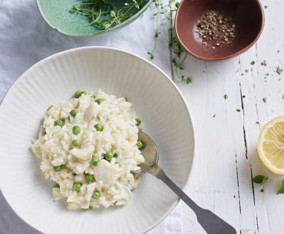 Risotto de bacalao y guisantes con menta