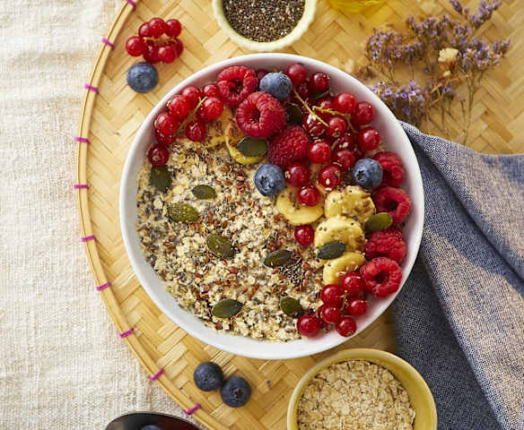 Porridge con bevanda a base di mandorle e semi di chia Porridge con bevanda a base di mandorle e semi di chia