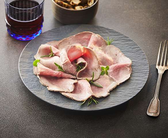 Roastbeef con contorno di funghi porcini Roastbeef con contorno di funghi porcini