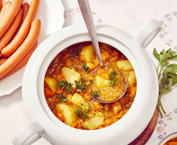 Möhren-Kartoffel-Untereinander mit Brühwurst