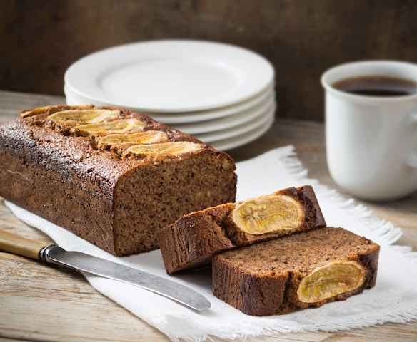 Banana, walnut and date loaf (Skinnymixers)